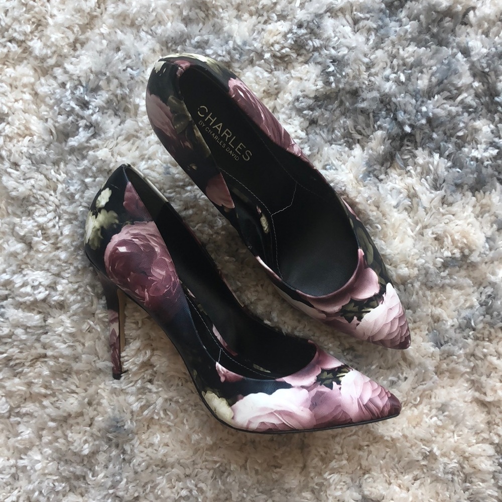 Charles by Charles David floral pumps